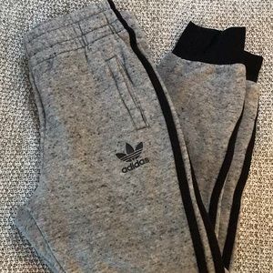 Adidas boys joggers sz 9-10yr